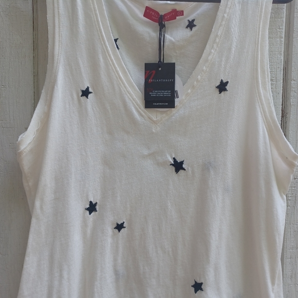 Philanthropy Stars Tee - Picture 2 of 9